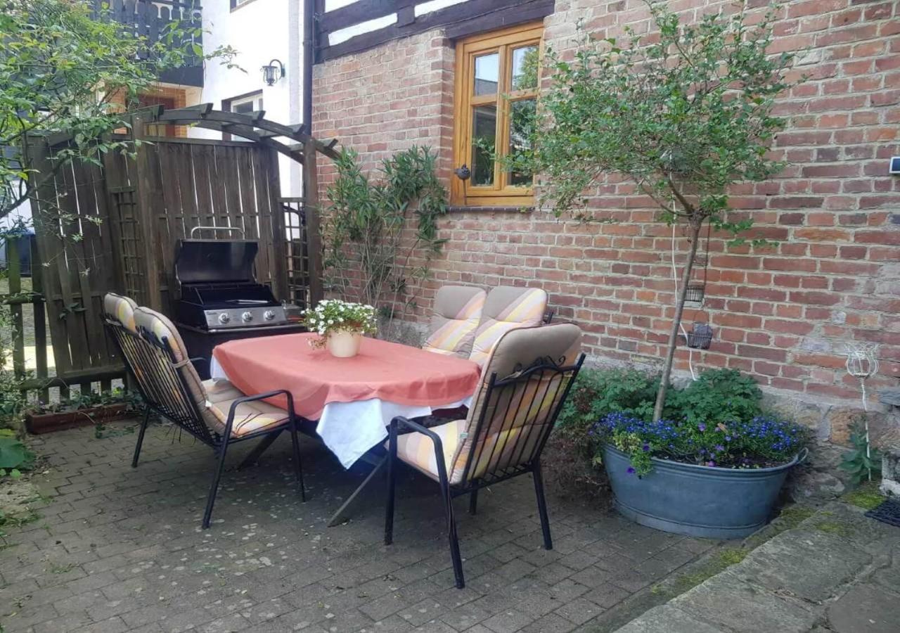 Aeltestes Haus In Quentel - Ferienwohnung 1 Mit Kleinem Garten Lichtenau Exterior photo